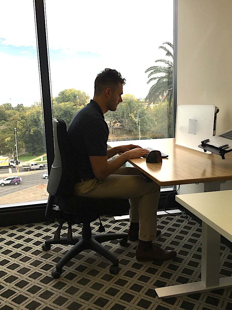 desk-ergonomics-and-desk-set-up-1